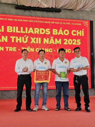 Hơn 50 cơ thủ hào hứng tham gia giải billiards báo chí tại Bến Tre