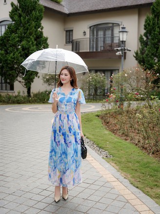 Đầm hoa, lựa chọn thời thượng cho mùa hè sôi động