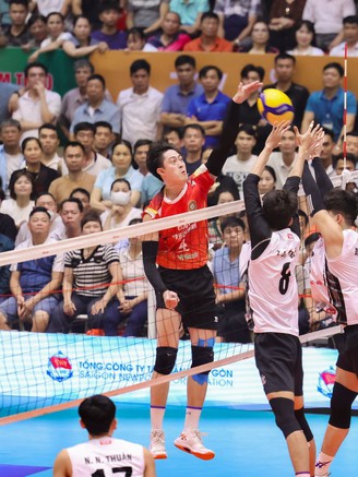 'Hot boy' cao 1,90 m làm thủ quân đội tuyển nam bóng chuyền Việt Nam