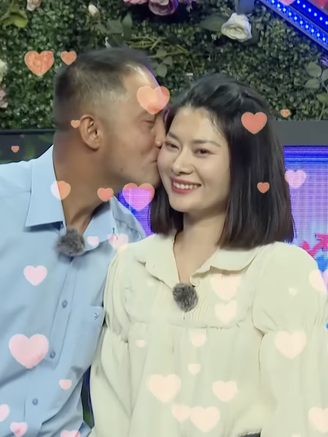 Kỹ sư điện U.40 vỡ òa khi chinh phục được cô gái xinh đẹp