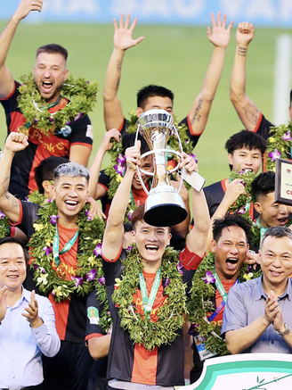 V-League mùa tới sẽ hay đây: Ninh Bình ‘tậu’ HLV Barcelona B, Nam Định có giữ nổi ngôi vương?