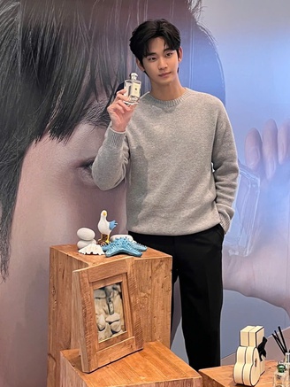 Kim Soo Hyun lao đao vì bồi thường hợp đồng quảng cáo lên tới 140 tỉ đồng