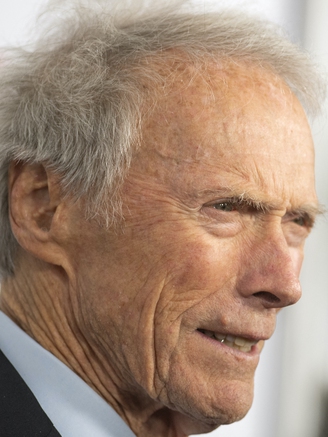 Huyền thoại Clint Eastwood tiết lộ lý do chưa nghỉ hưu ở tuổi 95