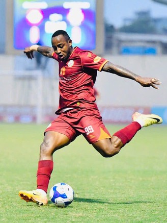 Bước ngoặt lớn của cuộc đua trụ hạng V-League: CLB Bình Định tự cứu lấy mình