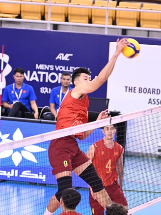 Đội tuyển Việt Nam khiến Qatar thắng 'mướt mồ hôi' ở tứ kết bóng chuyền AVC Nations Cup