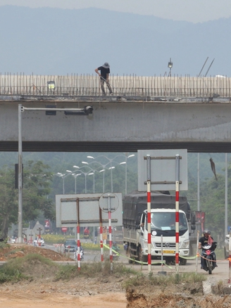 Thi công cầu vượt mất an toàn trên cao tốc Hòa Liên - Túy Loan: Chấn chỉnh toàn tuyến