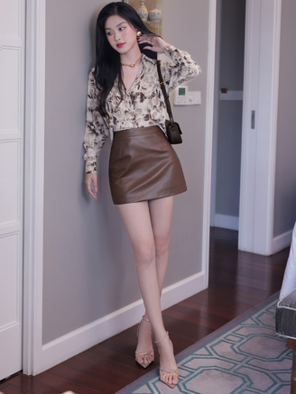 Tỏa sáng phong cách với chân váy da của cô nàng cá tính