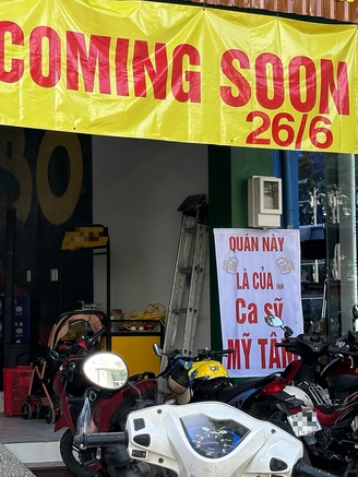 Khai trương kiểu bắt trend ở TP.HCM: Hài hước, hút khách nhưng dễ gây họa truyền thông?