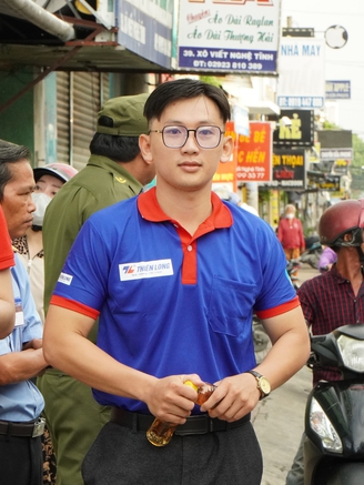 Chàng trai từng là lính kỵ binh gây ấn tượng khi tiếp sức mùa thi