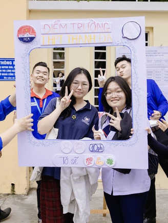 Thí sinh thêm tự tin nhờ được tiếp sức tinh thần ấn tượng