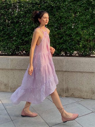 Khẳng định phong cách riêng với váy mullet