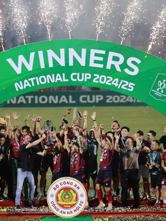 Đội CAHN thắng đậm SLNA 5-0: Vô địch Cúp quốc gia với tiền thưởng 2 tỉ đồng