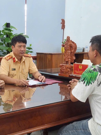 CSGT tỉnh Bình Định vạch trần 2 người gian dối khi nộp phạt giao thông
