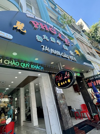 Phường Bàn Cờ có phở Lệ lừng danh, bún bò mỡ nổi đông kín khách