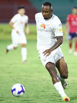 Từ 'PSG Việt Nam' đến vực thẳm nguy cơ rớt hạng V-League: Vì đâu nên nỗi, Bình Định ơi?