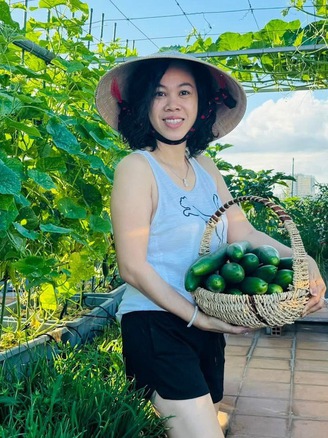 Gia đình doanh nhân 5 năm ăn rau sạch nhờ vườn trên sân thượng