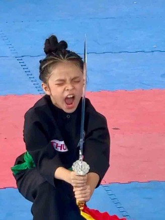 Võ sĩ nhí với tiếng hét uy lực gây sốt mạng