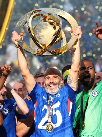 HLV Chelsea sung sướng tột độ vì vô địch, đội trưởng PSG nói lời cay đắng