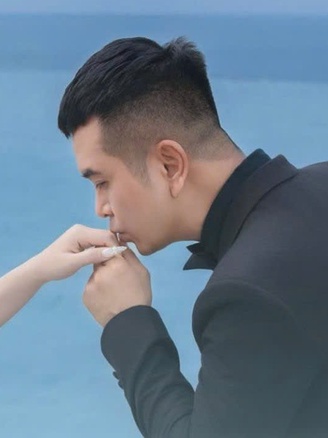 Diễn viên Hùng Thuận đám cưới lần hai với bạn gái lâu năm