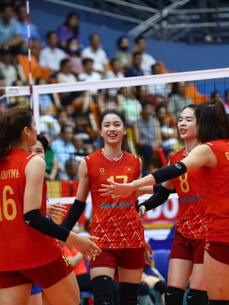 Đội tuyển bóng chuyền nữ Việt Nam đánh bại U.21 Pháp ở giải Thượng Hải Future Stars