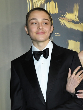 Con trai Brad Pitt từ chối gặp cha vào sinh nhật lần thứ 17