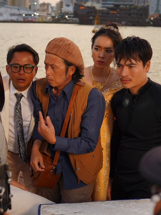 Showbiz 16.7: Vai diễn mới của Hoài Linh; Chuyến đi đặc biệt của Hồ Đức Vĩnh