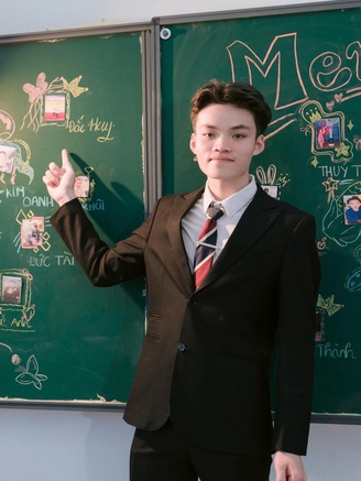 Nam sinh Lâm Đồng 10 điểm vật lý, 10 hóa học, 9,5 toán nhờ 1 phương pháp