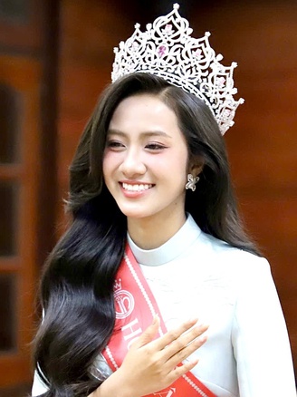 Hoa hậu Hà Trúc Linh: 'Cứ mạnh dạn bước đi để nắm lấy cơ hội'