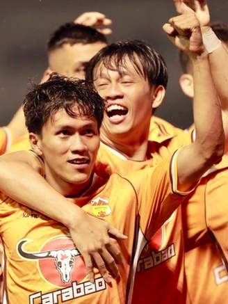 Nổi tiếng bậc nhất Việt Nam, HAGL vẫn ‘trắng sóng’ danh hiệu: Nỗi buồn không của riêng ai!