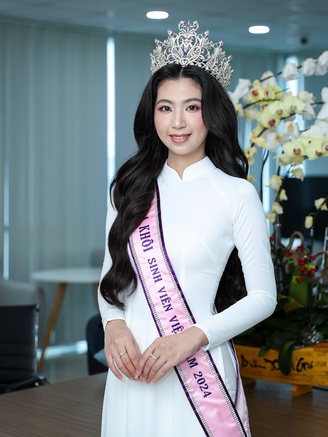 Hoa khôi Quỳnh Anh nói gì với nhận định không xinh bằng á khôi?