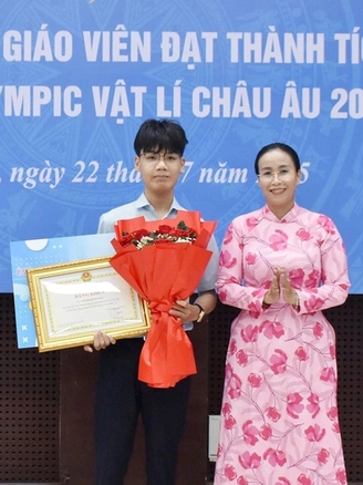 Đà Nẵng tuyên dương học sinh thành tích cao tại kỳ thi Olympic vật lý châu Âu