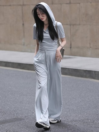 Nâng tầm gu ăn mặc với thiết kế áo có mũ