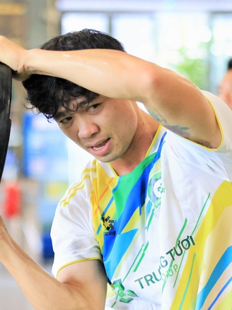 Công Phượng được đồn đá V-League sớm, HLV Việt Thắng 'tậu' 2 sao U.23 Việt Nam