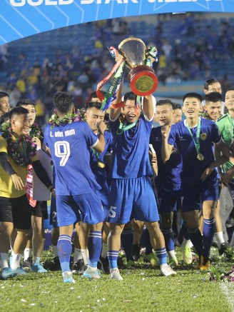 Sở VH-TT-DL Đà Nẵng họp khẩn, đã có doanh nghiệp muốn cứu đội Quảng Nam: Nhưng tiền vẫn chưa đủ!