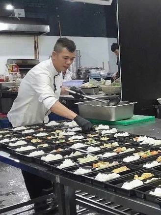 Vụ lật tàu Hạ Long: Nhiều người tình nguyện nấu cơm, hỗ trợ chỗ ở miễn phí