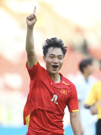 Người hùng U.23 Việt Nam: Chưa đá V-League phút nào vẫn thành 'quân bài tẩy', anh là ai?