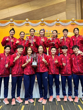 Cầu mây nữ Việt Nam vô địch thế giới, HLV vỡ òa: Áp lực cực lớn, các cô gái quá bản lĩnh