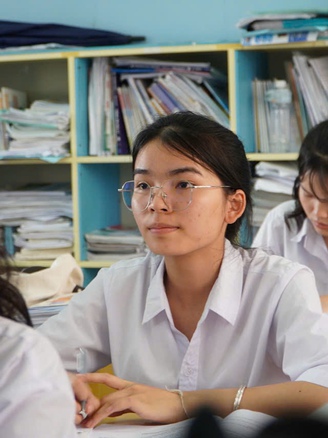 Xin giúp đỡ nữ sinh nghèo khó ước mơ làm cô giáo