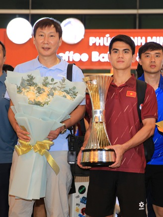 HLV Kim Sang-sik: 'Cầu thủ U.23 luôn được mở rộng cửa ở đội tuyển Việt Nam'