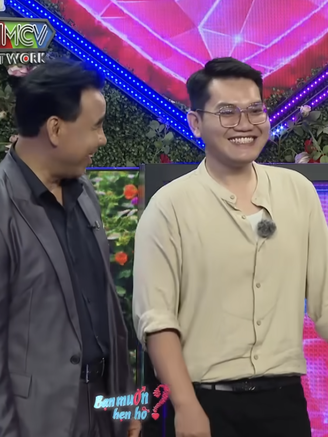 Nữ bác sĩ xinh đẹp 'đốn tim' chàng thợ tóc trên show hẹn hò
