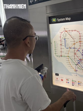 Một ngày 'trôi' trong thành phố ngầm ở Singapore