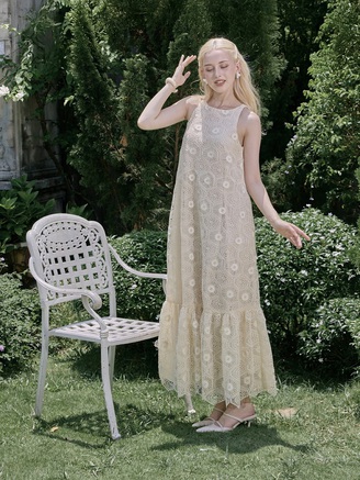 Váy suông linen, ren, voan đa năng đáng sắm nhất mùa này