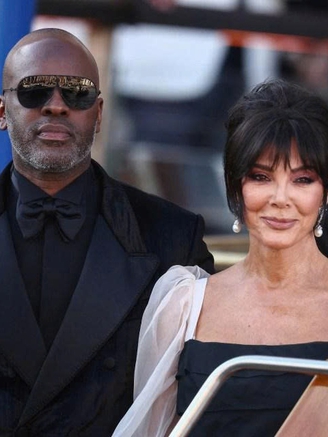 Mẹ ruột Kim Kardashian 'chán ngấy' tình trẻ kém 25 tuổi