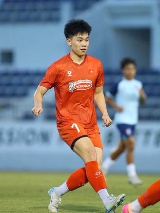 Hàng công U.23 Việt Nam sắp lột xác nhờ tài biến hóa của thầy Kim: Ngôi vương chờ đợi…