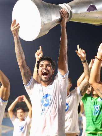 Một loạt CLB V-League đề xuất nóng: Cho 4 ngoại binh thi đấu trên sân, VPF ‘alo’ hỏi VFF