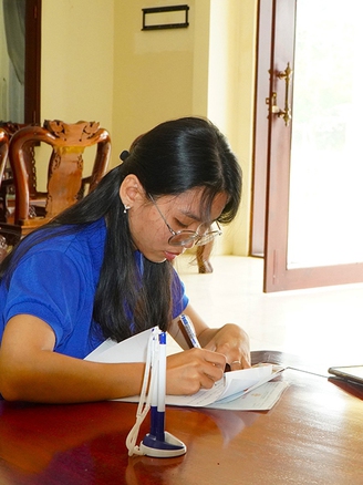 Bà con phấn khởi vì thời gian làm thủ tục rút ngắn thấy rõ