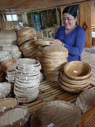 Níu giữ nghề xưa: Đưa cây tre từ vùng quê nghèo ra thế giới