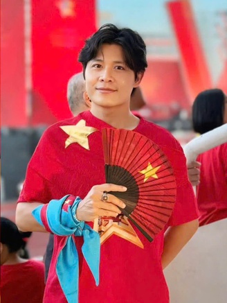 Nguyễn Văn Chung nói gì về màn hát 'ca khúc tỉ view' gây sốt của Tùng Dương?