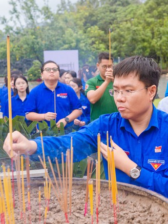 Hành trình ‘Tôi yêu Tổ quốc tôi’ từ Côn Đảo thiêng liêng