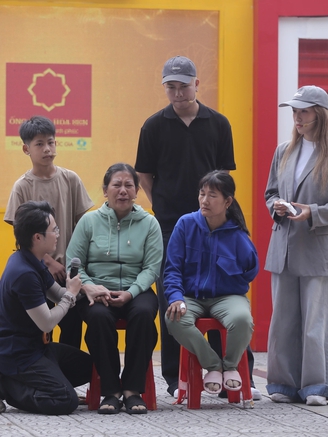 Xót xa hoàn cảnh cậu bé 12 tuổi là chỗ dựa cho người mẹ khiếm thị